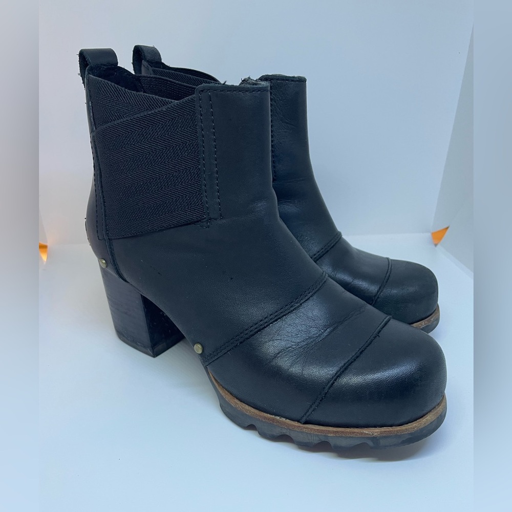 Sorel - Addington Chelsea - Women’s Black Leather Block Heel Ankle Boots